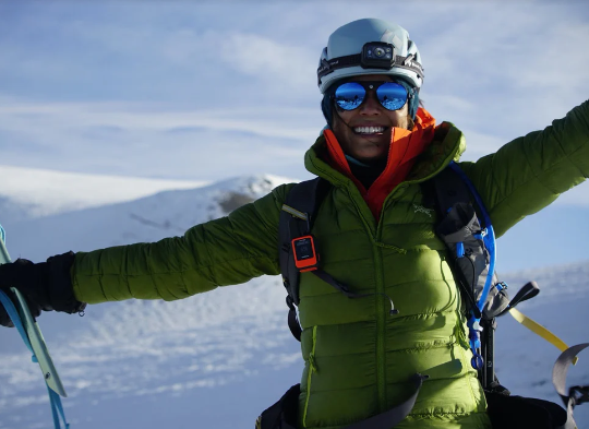 How to choose a hiking jacket for layering