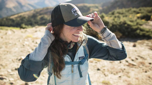 Choosing hiking clothing for different seasons