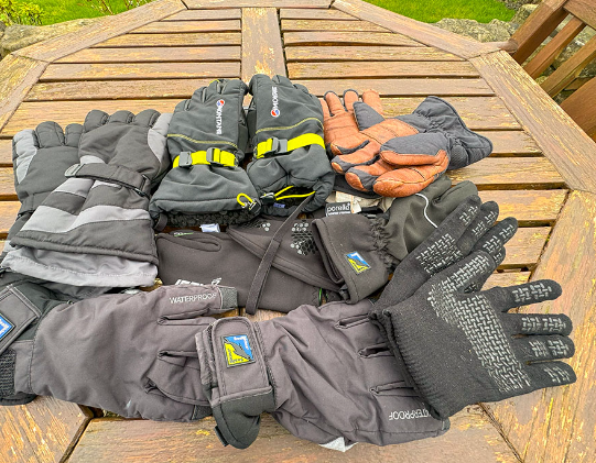 Hiking gloves and when hikers need them